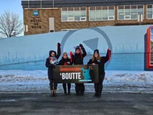 Mouvement de grève “le communautaire à boutte” avec Nancy Giroux et Melody Terter